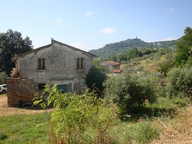 Foto Rustico a Montecatini Val di Cecina Centro di 380 m² con 10 locali