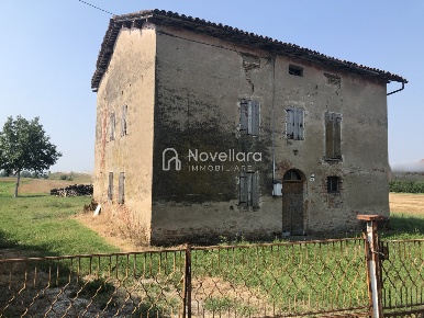 Foto Rustico a Novellara di 220 m² con 6 locali in vendita