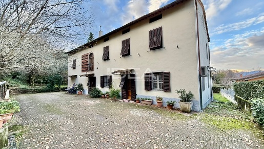 Foto Rustico in Via per Gattaiola e Meati, Lucca Fagnano - Meati di 355 m²