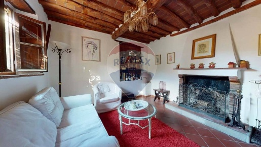 Foto Rustico a Massarosa Bozzano, Quiesa di 180 m² con 8 locali in vendita