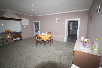 Foto Rustico a Sernaglia della Battaglia Falzé Di Piave di 130 m²