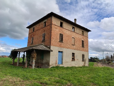 Foto Rustico in via cassola, Valsamoggia Muffa di 270 m² con 8 locali