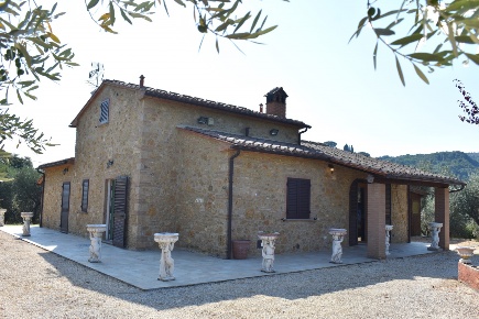 Foto Rustico a Volterra di 100 m² con 5 locali in vendita