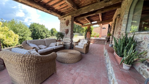 Foto Rustico in Via della Rimembranza, Lucca di 450 m² con 1 locali