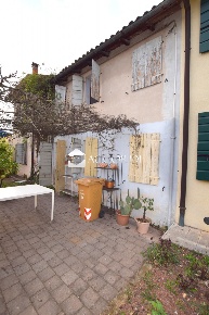 Foto Rustico a Montebelluna Centro di 150 m² con 5 locali in vendita