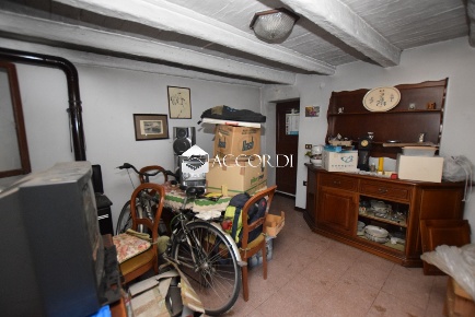 Foto Rustico a Volpago del Montello Centro di 70 m² con 4 locali in vendita