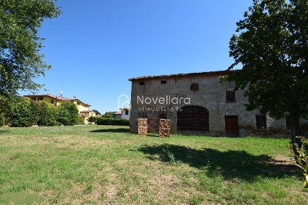 Foto Rustico a Novellara di 400 m² con 8 locali in vendita