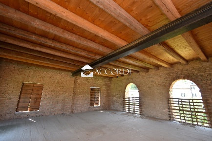 Foto Rustico a Codognè Centro di 400 m² con 5 locali in vendita