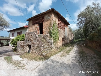 Foto Rustico a Camaiore Camaiore Paese di 100 m² con 3 locali in vendita