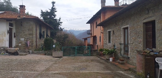 Foto Rustico a Dicomano di 1000 m² con 22 locali in vendita