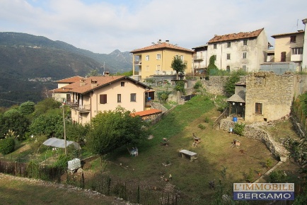 Foto Rustico in via Bellentrino, Sant'Omobono Terme di 174 m² con 5 locali