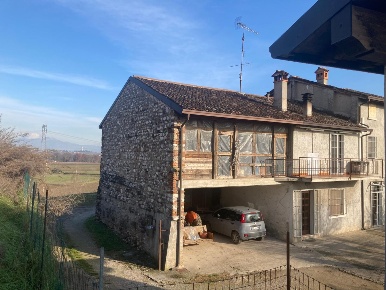 Foto Rustico a Solferino di 250 m² con 5 locali in vendita
