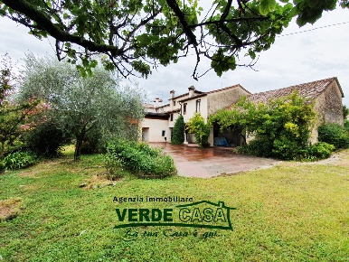 Foto Rustico a Maser di 350 m² con 15 locali in vendita