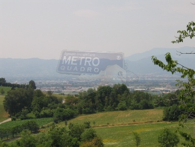 Foto Rustico in PIAZZA IV NOVEMBRE, Carrè di 1200 m² con 6 locali