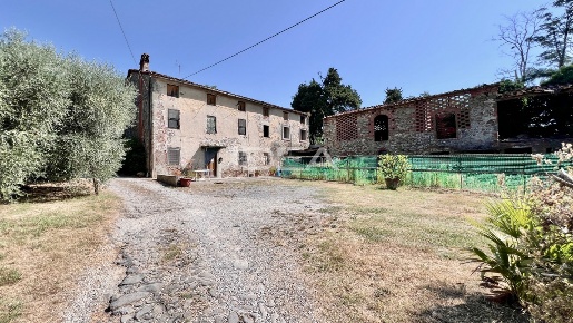 Foto Rustico in Via Sant`Andrea in Caprile, Capannori di 1000 m² in vendita