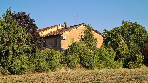 Foto Rustico in Croce idice, San Lazzaro di Savena Mirandola di 600 m²