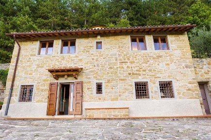 Foto Rustico in Petrognano, Rufina di 384 m² con 11 locali in vendita