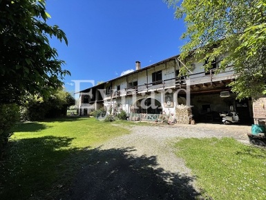 Foto Rustico a Bergamo Redona di 1400 m² con 10 locali in vendita