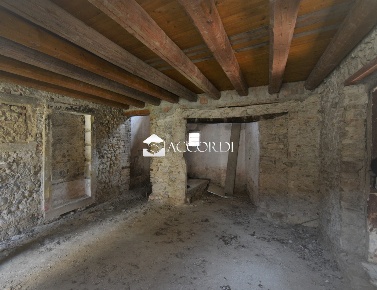 Foto Rustico a Cordignano Centro di 266 m² con 7 locali in vendita