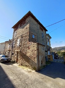 Foto Rustico a Camaiore Camaiore Paese di 150 m² con 7 locali in vendita
