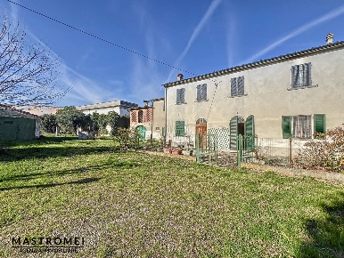 Foto Rustico in Via delle Cerbaie, Altopascio Altopascio Centro di 500 m²
