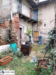 Foto Rustico in VIA ALBERTO DA GIUSSANO, Giussano Centro di 90 m²