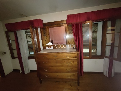 Foto Rustico a Castello di Godego Centro di 453 m² con 11 locali in vendita