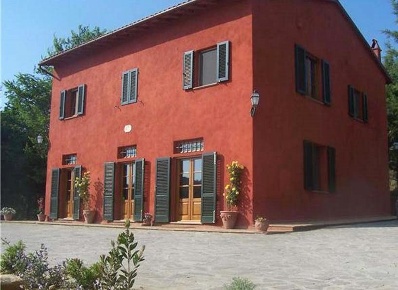 Foto Rustico a Casciana Terme Lari di 250 m² con 10 locali in vendita