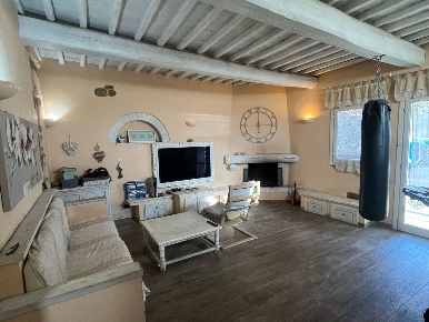 Foto Rustico a Figline e Incisa Valdarno di 95 m² con 5 locali in vendita