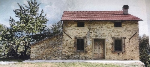 Foto Rustico a Firenzuola di 230 m² con 7 locali in vendita