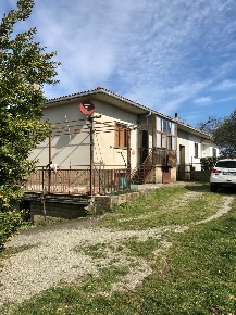 Foto Rustico a Pitigliano Centro di 240 m² con 5 locali in vendita
