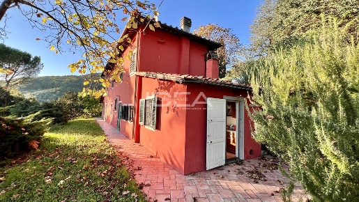 Foto Rustico in Via della Billona, Lucca Monte San Quirico - Tre Cancelli