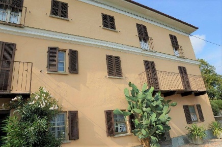 Foto Rustico in Regione Castellazzi, Canelli di 488 m² con 17 locali