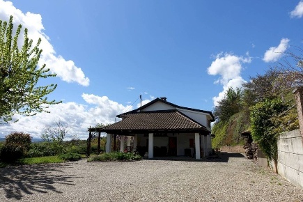 Foto Rustico in via la serra, Vaglio Serra di 200 m² con 7 locali