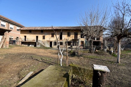 Foto Rustico in via Riccardo Rocca, Isola d'Asti Piano Molini D'Isola