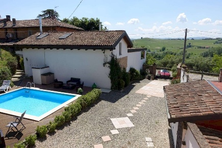 Foto Rustico in strada Fornaci Stazione, Agliano Terme di 317 m² in vendita