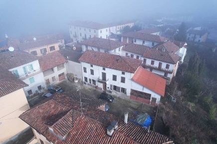 Foto Rustico in Via Italia, Montaldo Scarampi Centro di 213 m² con 6 locali