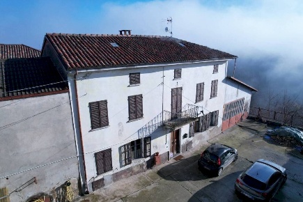 Foto Rustico in Via Italia, Montaldo Scarampi Centro di 213 m² con 6 locali