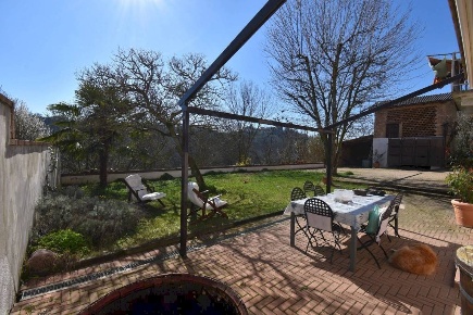 Foto Rustico in via Camicia, Vigliano d'Asti di 368 m² con 10 locali