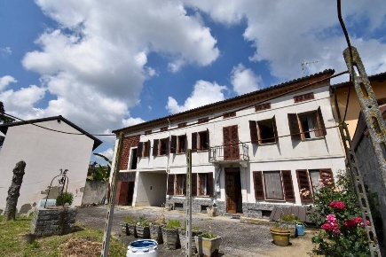 Foto Rustico in Via Collina Forni, Montaldo Scarampi di 216 m² in vendita