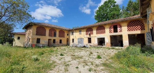 Foto Rustico in via Calva, Calosso di 350 m² con 20 locali in vendita