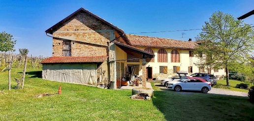Foto Rustico a Agliano Terme Agliano di 560 m² con 13 locali in vendita