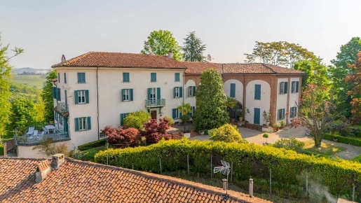Foto Rustico a Portacomaro Centro di 970 m² con 25 locali in vendita