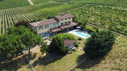 Foto Rustico in strada Vecchia di Castelboglione, Nizza Monferrato