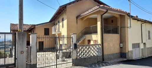 Foto Rustico in via Roma 7, Antignano Centro di 254 m² con 4 locali