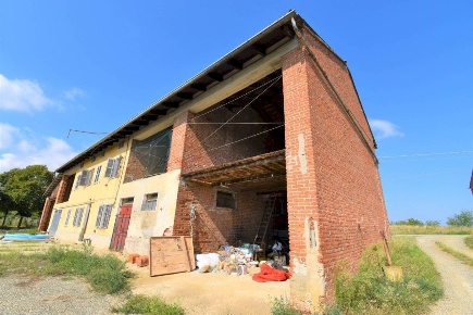 Foto Rustico a Masio Centro di 494 m² con 13 locali in vendita