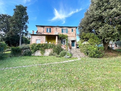 Foto Rustico in Foiano della Chiana, Arezzo di 326 m² con 8 locali