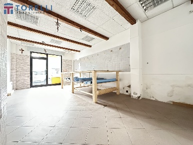 Foto Attività commerciale a Cesenatico di 44 m² con 2 locali in vendita