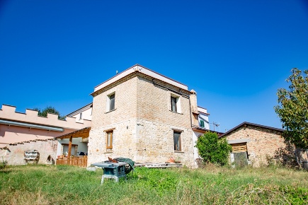 Foto Rustico in contrada Santa Maria Arabona snc, Manoppello di 260 m²