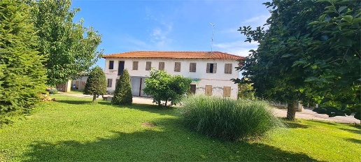 Foto Rustico a Prata di Pordenone di 150 m² con 6 locali in vendita